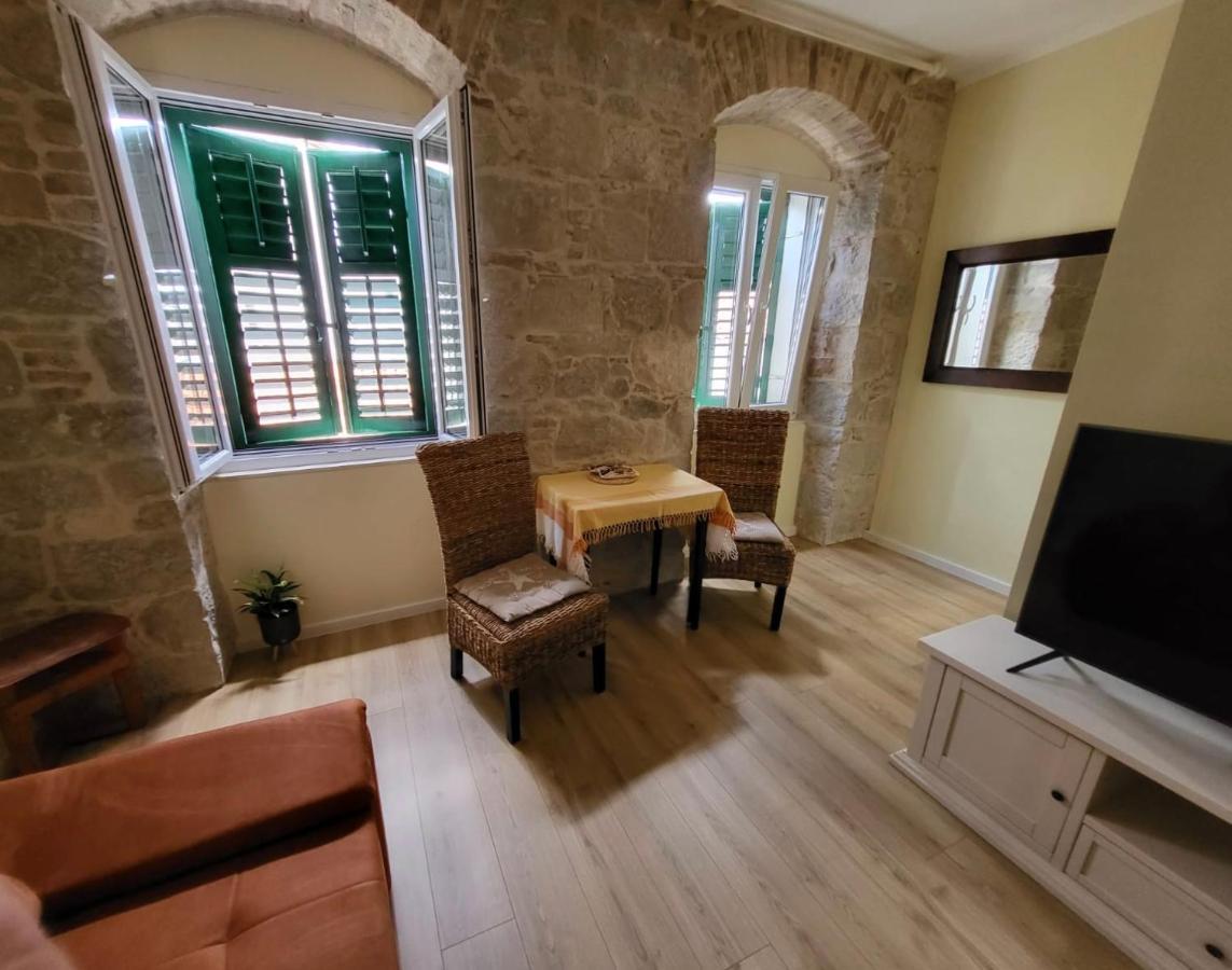 Devivi Apartments Split Bagian luar foto