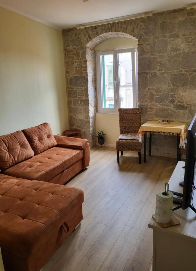 Devivi Apartments Split Bagian luar foto