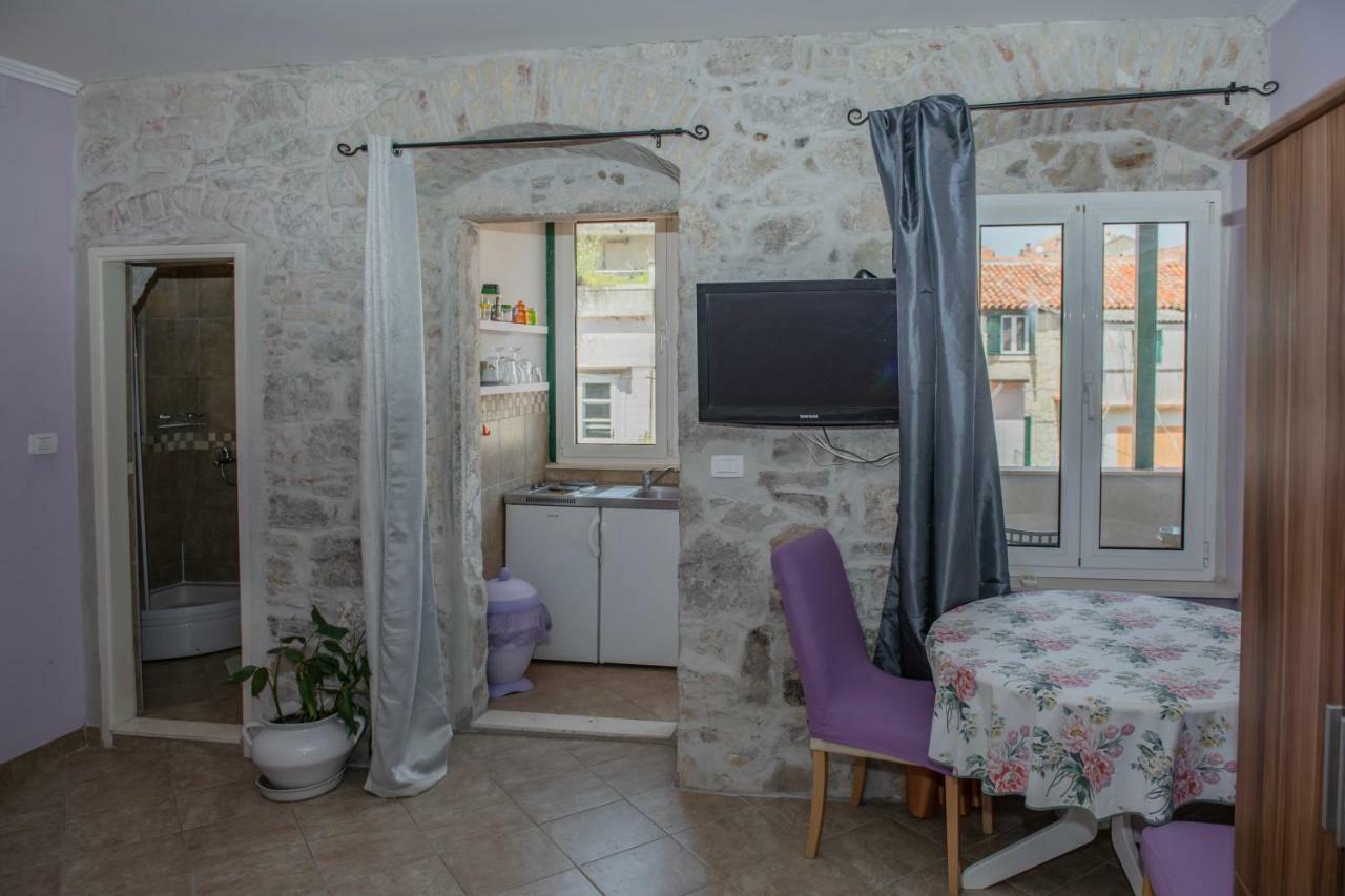 Devivi Apartments Split Bagian luar foto